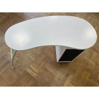 TABLE DE MANUCURE